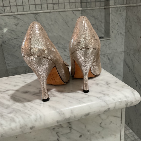 4” metallic women’s high heels. - Picture 6 of 7